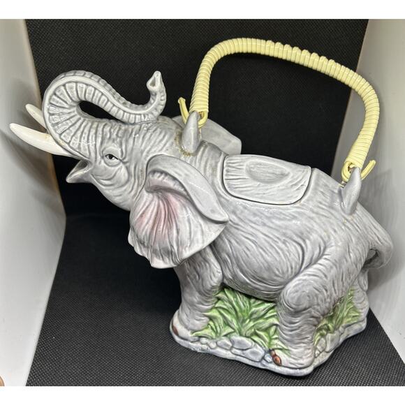 Vintage OCI Taiwan Hand painted Elephant Tea Pot - Picture 1 of 7